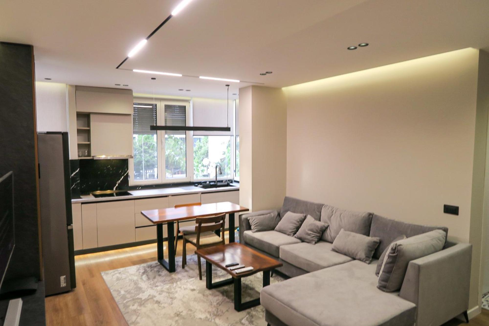 Luxury 2 Bedroom *